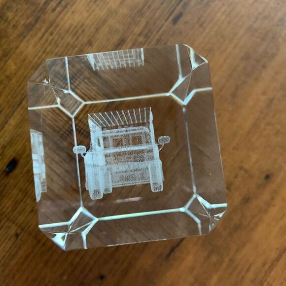 Cut Glass Lazer Cut Paperweight Emergency Medical Ambulance 3 x 2 in - Picture 5 of 7